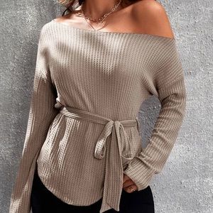 Off the shoulder top w/ belt